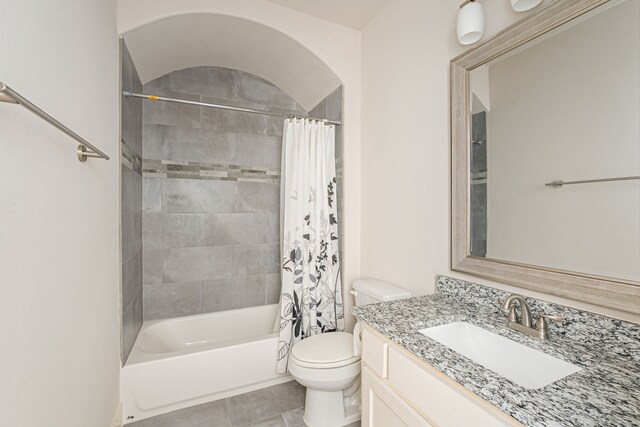 313 Featherstone Trl, Wylie, TX 75098 - full bathroom with shower / tub combo with curtain, vanity, and toilet
