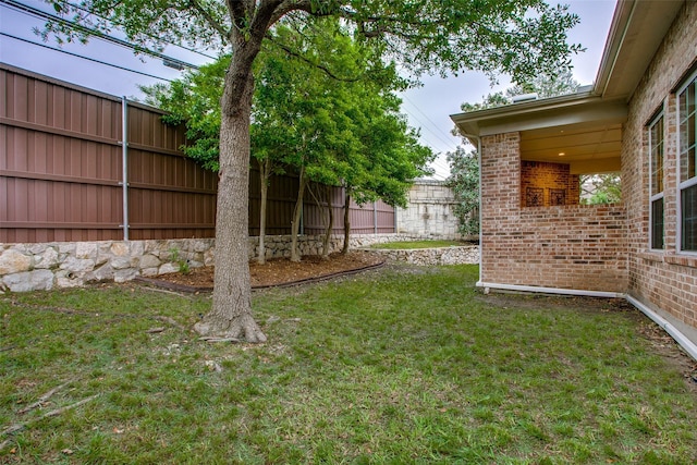 10853 Dixon Branch Dr, Dallas, TX 75218 - view of yard with fence