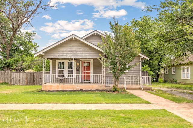 741 Vine St, Abilene, TX 79602 - bungalow-style home featuring a porch