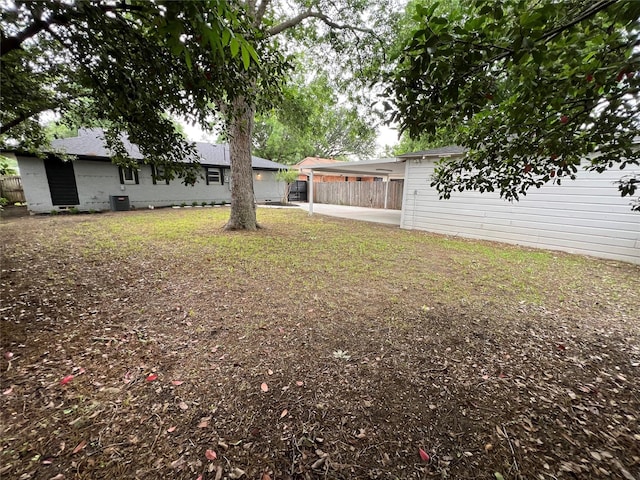 2721 San Marcus Ave, Dallas, TX 75228 - view of yard