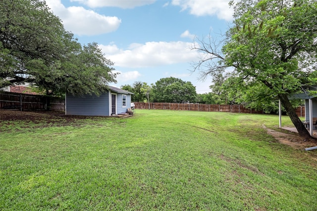 1015 Van Winkle St, Weatherford, TX 76086 - view of yard featuring an outdoor structure