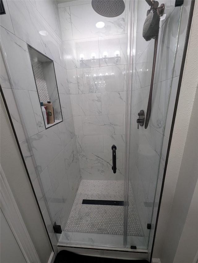 3209 Mimosa Dr, Sherman, TX 75092 - bathroom featuring a shower stall