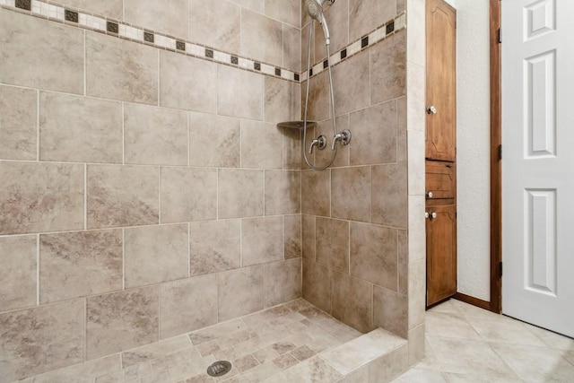 2328 Wildwood Way, Tool, TX 75143 - bathroom with tiled shower