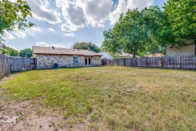 2210 Sheriff Dr, Grand Prairie, TX 75051 - view of yard
