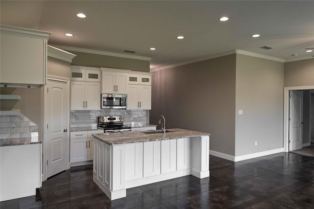 250 Martis Way, Abilene, TX 79602 - kitchen featuring a sink, stainless steel appliances, light stone countertops, and recessed lighting