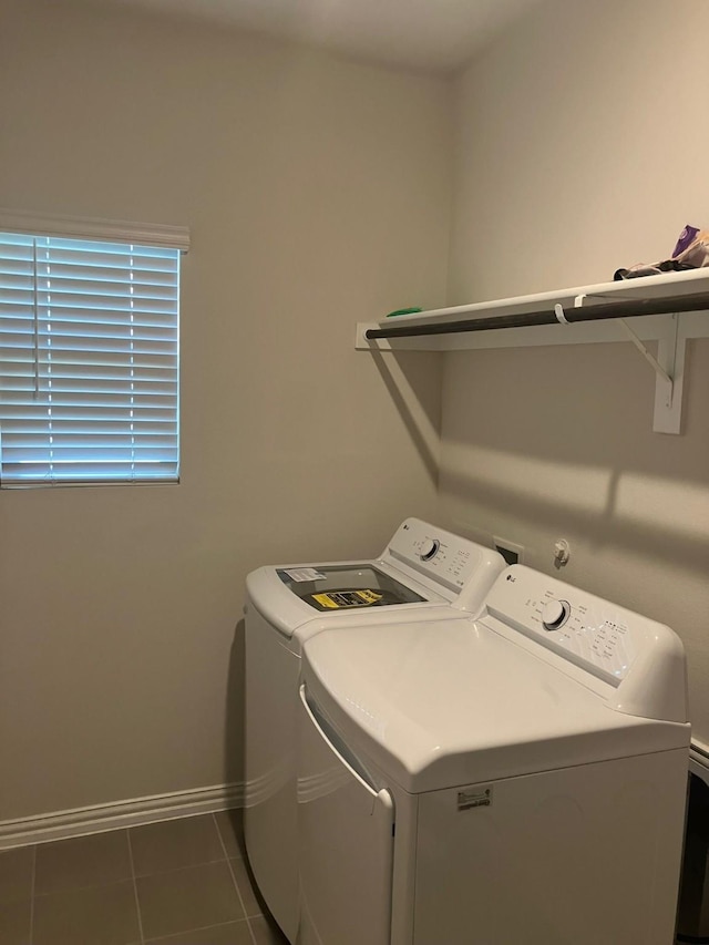 213 Irvin Dr, Royse City, TX 75189 - laundry area with separate washer and dryer, baseboards, and tile patterned flooring