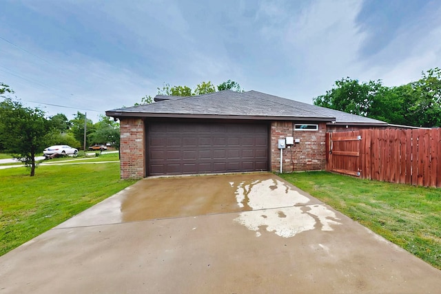 600 Saint Luke St, Terrell, TX 75160 - garage with fence