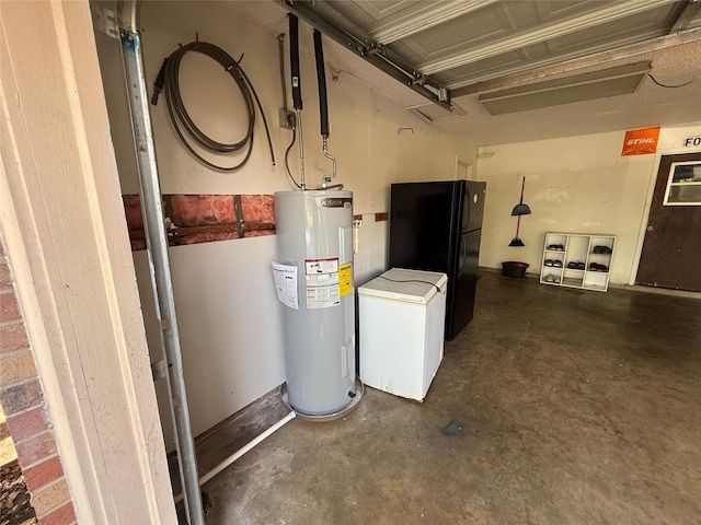 1141 Bowie St, Sulphur Springs, TX 75482 - utility room with water heater