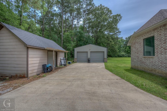 view of detached garage