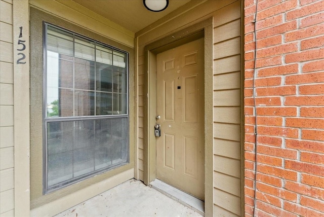view of exterior entry