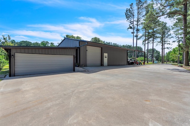 2204 County Road 1570, Alba, TX 75410 - garage featuring a garage