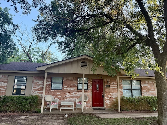 152 N Imperial Dr, Denison, TX 75020 - single story home with brick siding and a shingled roof