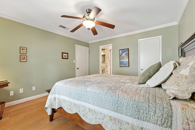 2177 Kessler Ct Unit 6, Dallas, TX 75208 - bedroom featuring light wood-type flooring, ornamental molding, visible vents, and baseboards
