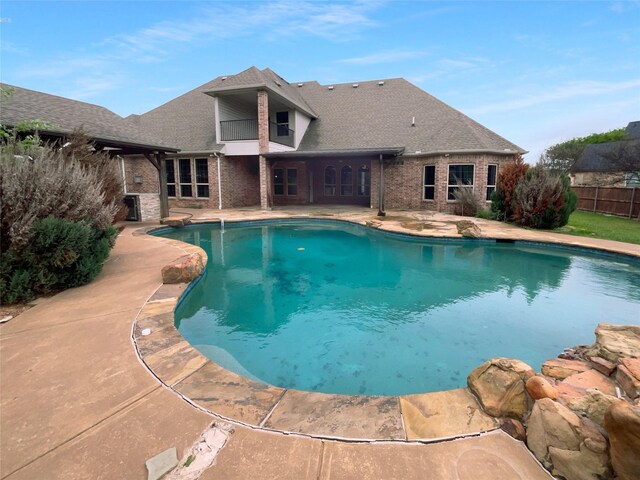8280 St Johns Dr, Waxahachie, TX 75167 - view of swimming pool featuring a patio area, a fenced in pool, and fence