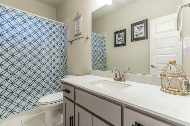 full bath featuring toilet, a shower with curtain, and vanity