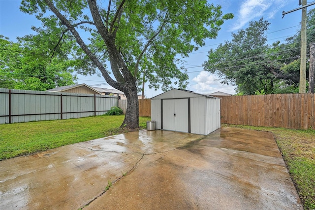 11519 Desdemona Dr, Dallas, TX 75228 - view of patio