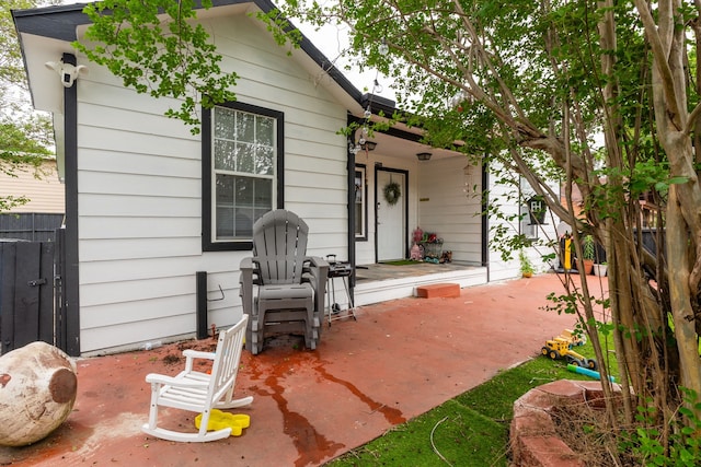 1100 Hillburn Dr, Dallas, TX 75217 - rear view of property with a patio area
