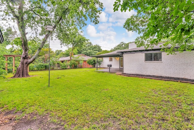 5229 Cockrell Ave, Fort Worth, TX 76133 - view of yard with a patio area