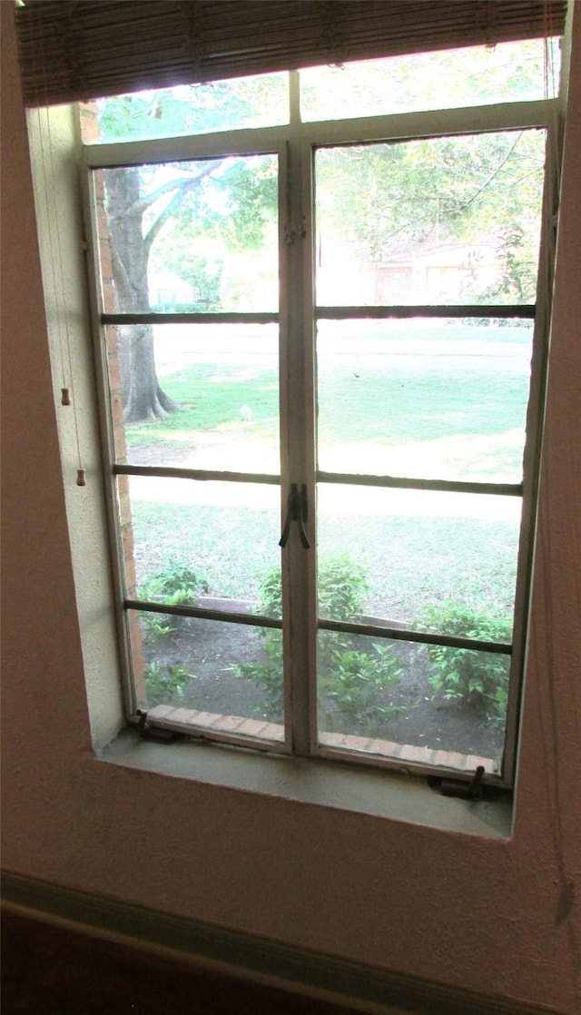 1509 N Gaines St, Ennis, TX 75119 - view of interior details