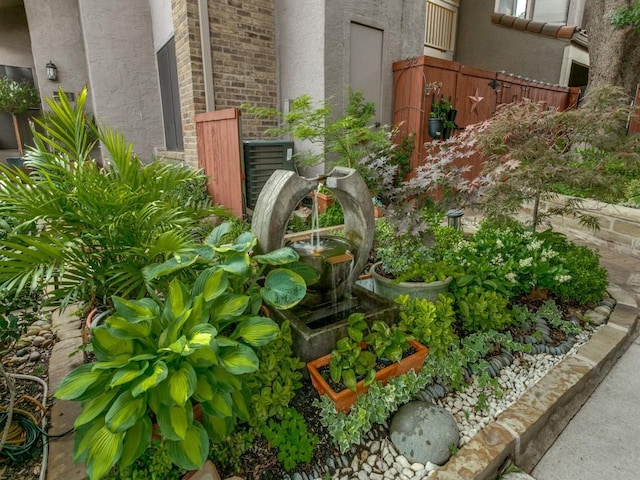 4242 N Capistrano Dr Unit 203, Dallas, TX 75287 - view of yard featuring fence