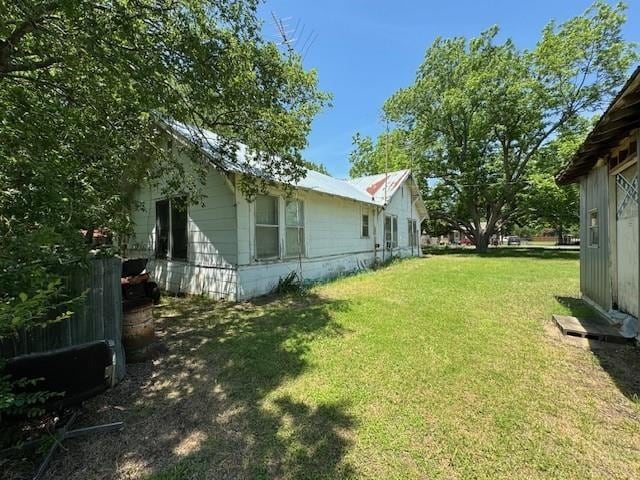 409 E College St, Leonard, TX 75452 - view of yard