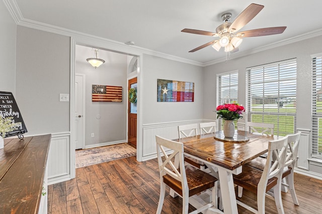 10121 Fireside Ln, Forney, TX 75126 - kitchen with a peninsula, a breakfast bar, a sink, appliances with stainless steel finishes, and light wood-style floors