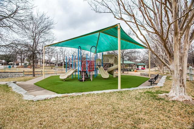 2 Preston Trail Ct, Pantego, TX 76013 - community play area with a lawn