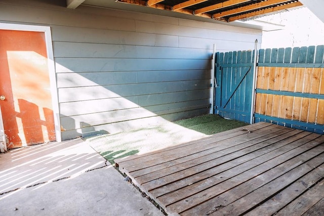 521 E 8th St, Bonham, TX 75418 - deck with fence and a gate