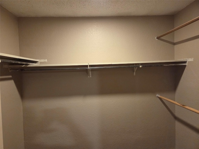 2149 Pueblo Dr, Garland, TX 75040 - view of spacious closet