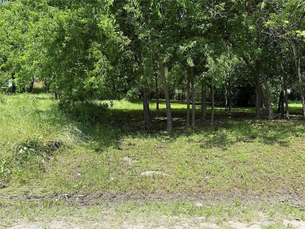 602 W 3rd St, Bonham, TX 75418