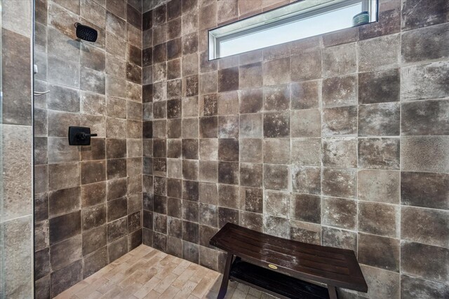 2028 Carrie Ct, Weatherford, TX 76088 - full bathroom featuring tiled shower