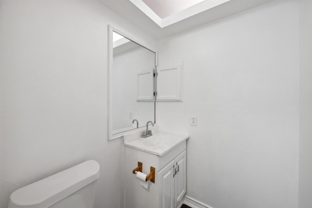 2634 Pinta Cir, Grand Prairie, TX 75052 - half bath with toilet and vanity