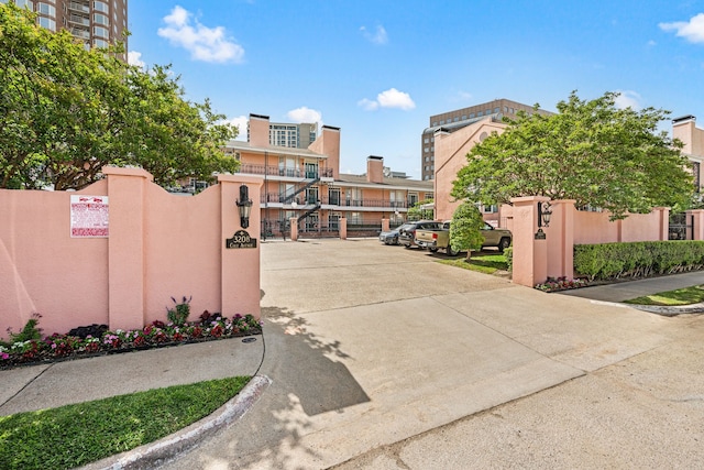 3208 Cole Ave Unit 2304, Dallas, TX 75204 - view of road with a gate