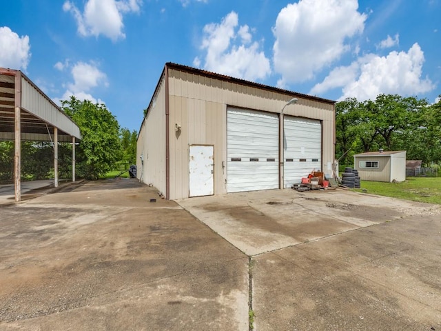 13134 Ravenview Rd, Dallas, TX 75253 - view of detached garage