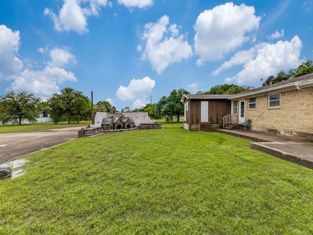 13134 Ravenview Rd, Dallas, TX 75253 - view of grassy yard