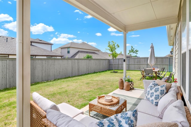 view of yard featuring an outdoor hangout area and a patio