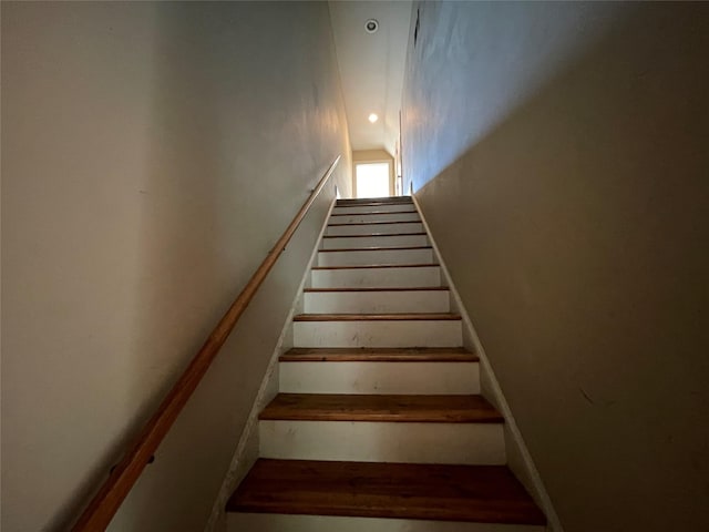 2127 Forest Hills Blvd, Haughton, LA 71037 - view of staircase
