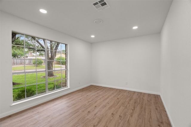 118 Mockingbird Ln, Hillsboro, TX 76645 - spare room featuring light wood-style floors, baseboards, and recessed lighting