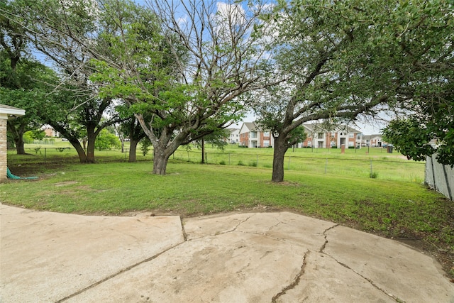 118 Mockingbird Ln, Hillsboro, TX 76645 - view of yard featuring a patio