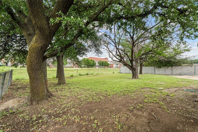 118 Mockingbird Ln, Hillsboro, TX 76645 - view of yard