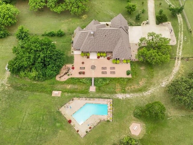 2730 Bryson Rd, Mansfield, TX 76063 - view from above of property featuring a pool