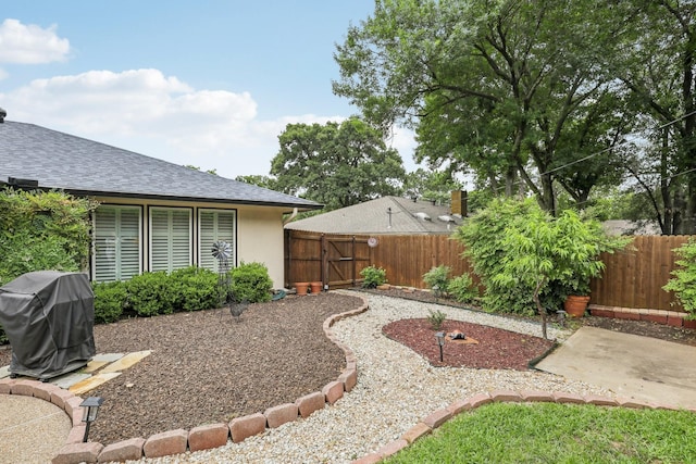 5008 Caliente Dr, Arlington, TX 76017 - fenced backyard with a gate