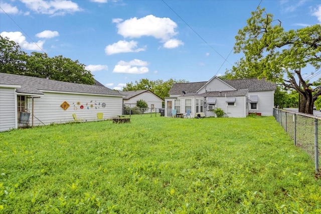 1231 W Woodard St, Denison, TX 75020 - view of yard