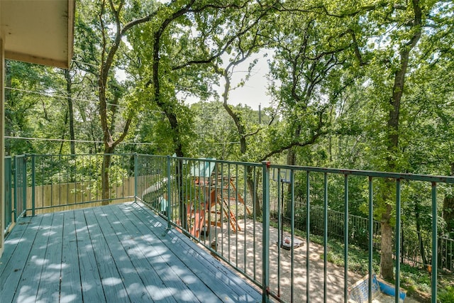 410 E Beady Rd, Arlington, TX 76006 - view of wooden terrace