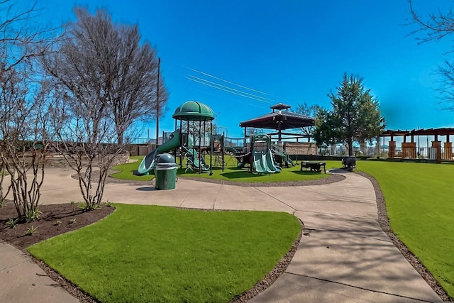 5400 Fringetree Dr, Mckinney, TX 75071 - community playground with a yard