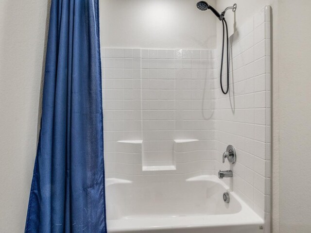 14340 Cloudview Way, Fort Worth, TX 76052 - full bathroom featuring shower / bath combo
