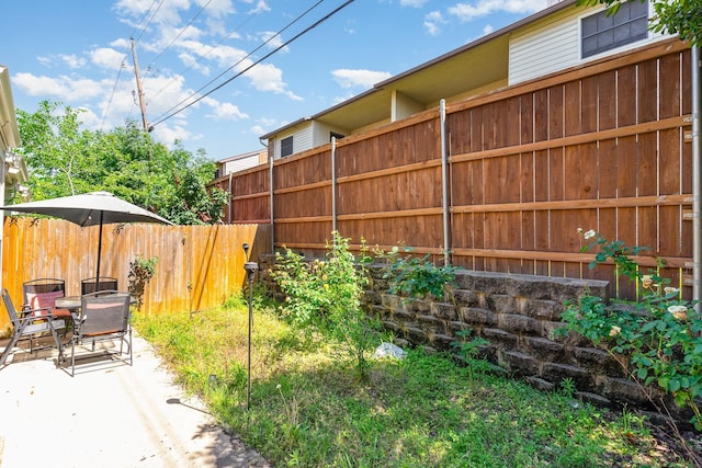 3644 Vienna St, Irving, TX 75038 - view of yard featuring fence and a patio