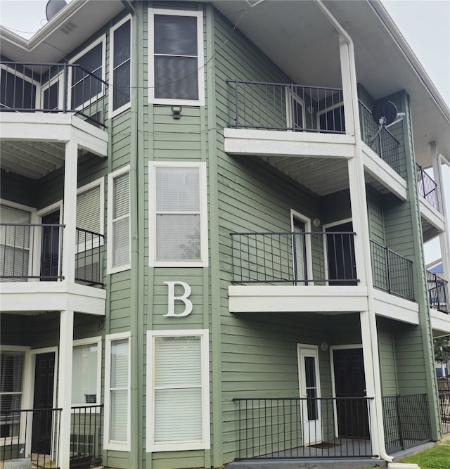 2164 Tanglewood Blvd Unit B202, Pottsboro, TX 75076 - view of apartment building / complex