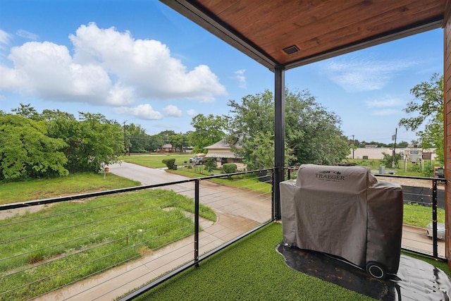 461 Rayner Ave, Fort Worth, TX 76111 - balcony featuring grilling area