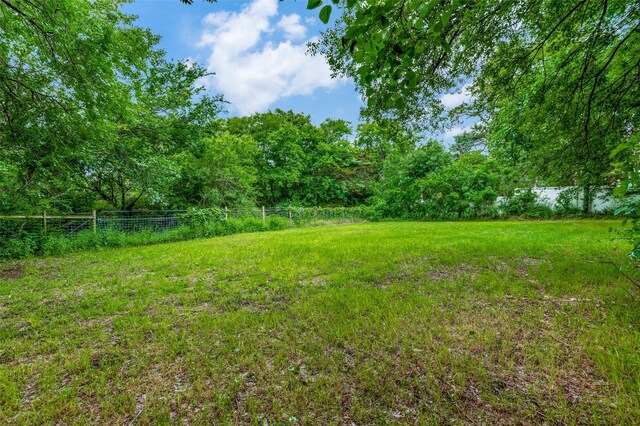 1455 N Joe Wilson Rd, Cedar Hill, TX 75104 - view of yard featuring fence